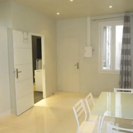 2 Bedroom Meynadier