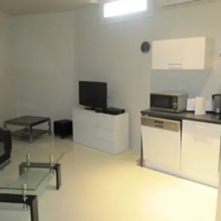 2 Bedroom Meynadier